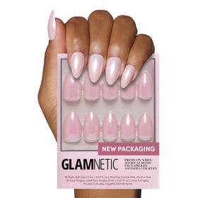 Glamnetic faux ongles press-on courts en rose amande, vue de face