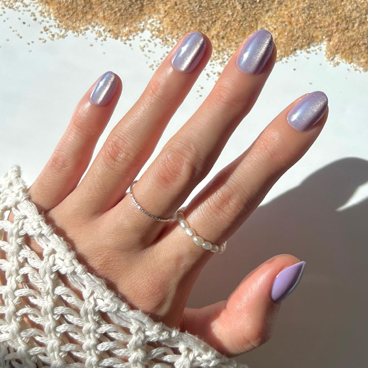 Glamnetic faux ongles press-on courts ovales couleur violette irisée