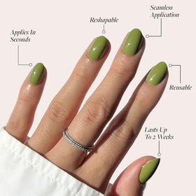 Glamnetic faux ongles press-on courts ovales sur une main