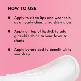 Gloss à lèvres LAWLESS à côté de produits de beauté
