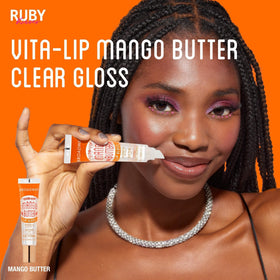 Gloss à lèvres Ruby Kisses Broadway Vita-Lip avec application sur les lèvres