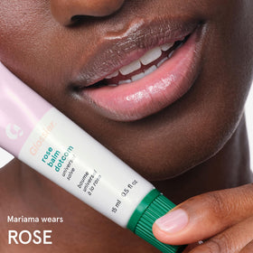 Glossier Balm Dotcom Rose Pink Tinte avec fleurs
