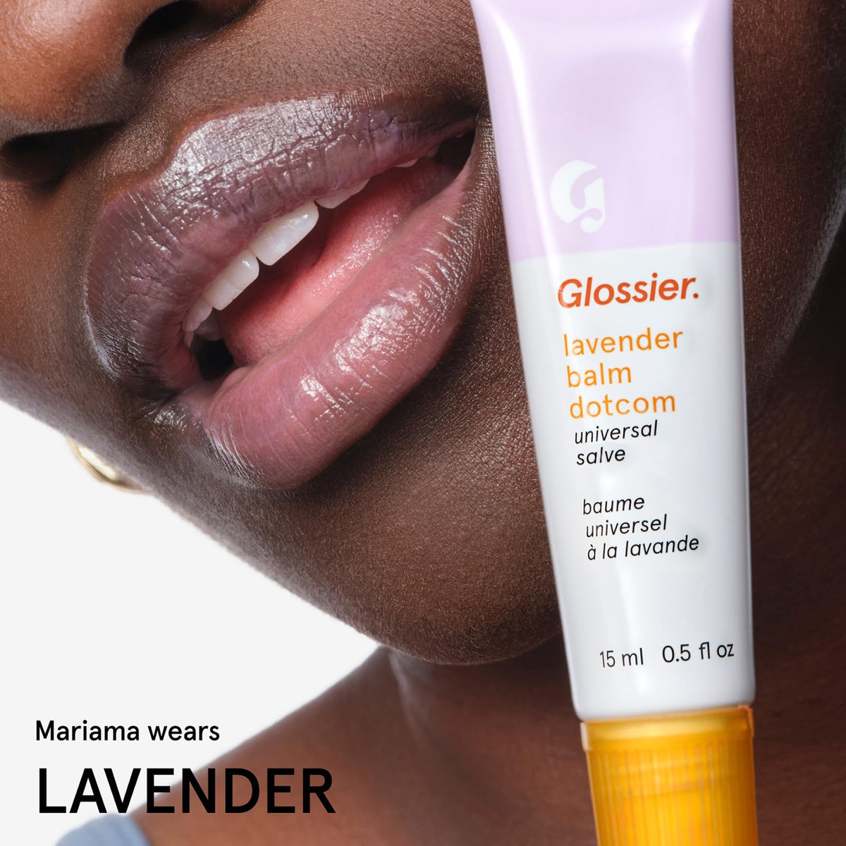 Glossier Balm Dotcom utilisé sur les cuticules