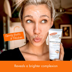 Gommage exfoliant à la noix de coco Palmer's en gros plan