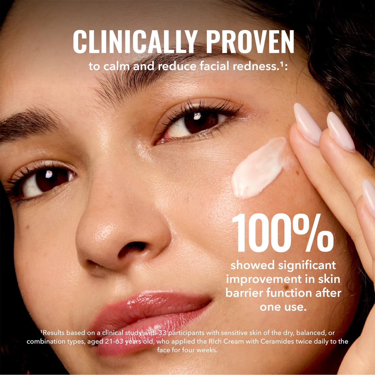 Good Molecules Crème Riche 60g dans un cadre de salle de bain