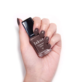 Gros plan sur la couleur intense du vernis Teak LONDONTOWN