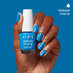 Gros plan sur la couleur OPI Nature Strong Bleu Nuit