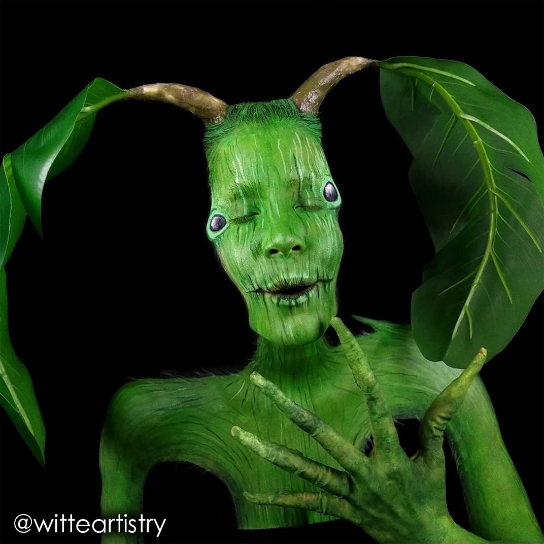 Gros plan sur la texture de la peinture de corps AQ verte