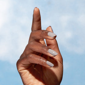 Gros plan sur la texture du vernis OPI Nature Strong