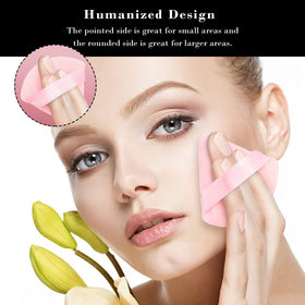 Gros plan sur la texture veloutée de l'éponge de maquillage RAREIUS