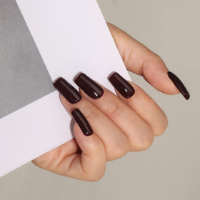 Gros plan sur le flacon de vernis gel MAYCHAO
