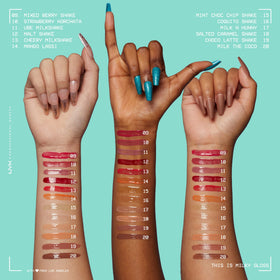 Gros plan sur le tube de gloss NYX avec étiquette visible
