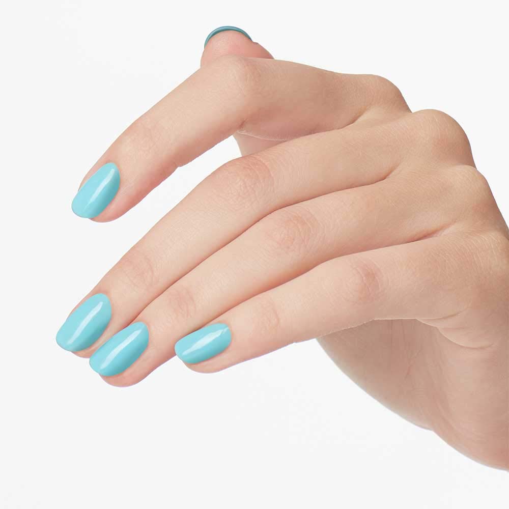 Gros plan sur le vernis OPI Can’t Find My Czechbook sur une table