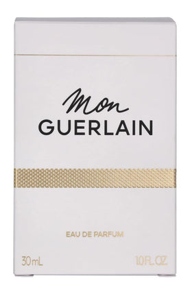 Guerlain Mon Guerlain 1.0 oz Eau de Parfum sur fond neutre