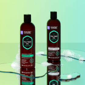 HASK Tea Tree Oil & Romarin Shampoo et Après-Shampooing sur fond neutre