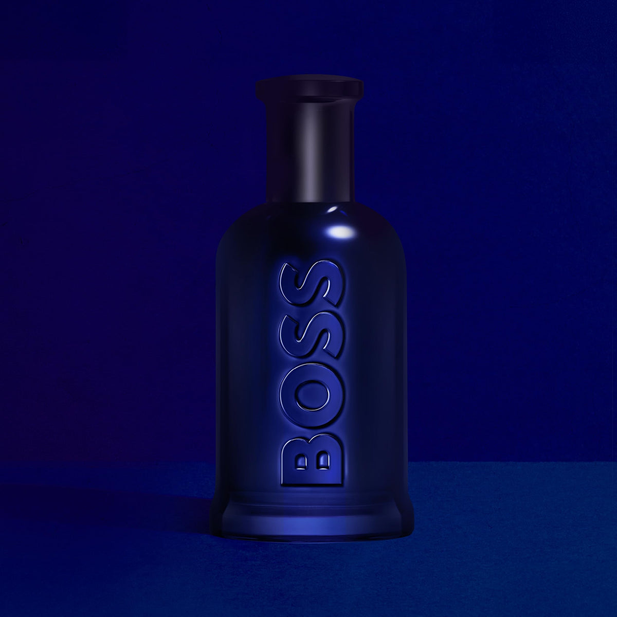 Hugo Boss Bottled Night Eau de Toilette 100 ml à côté d'autres parfums