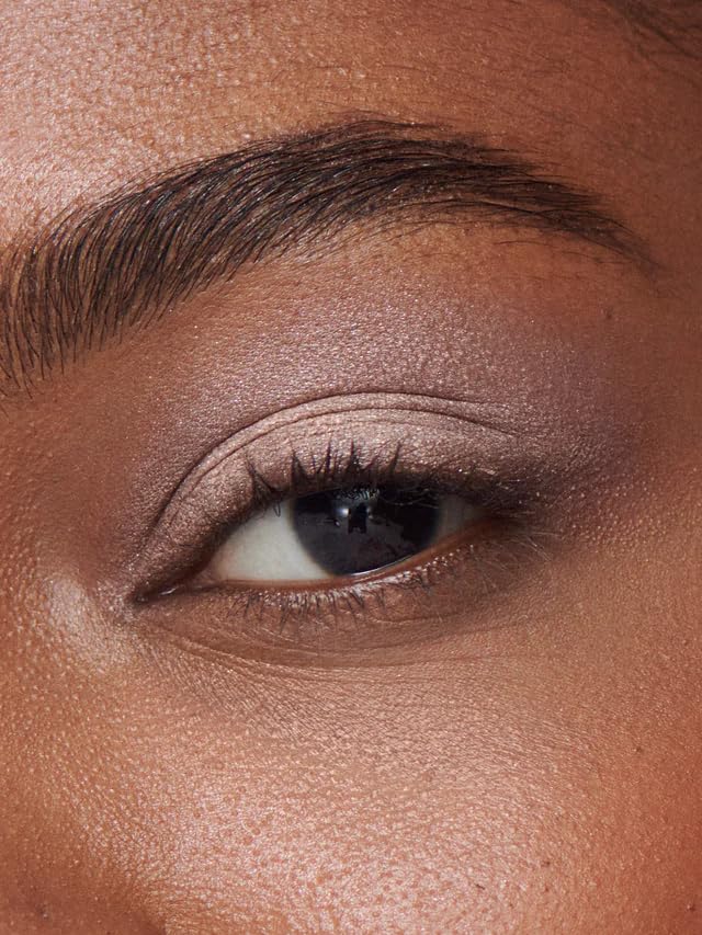 ILIA Chromatic Liquid Powder Eye Tint texture liquide