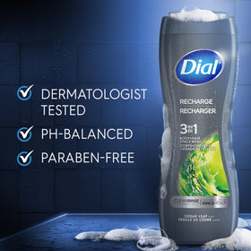Image lifestyle d'un homme utilisant le gel douche Dial sous la douche