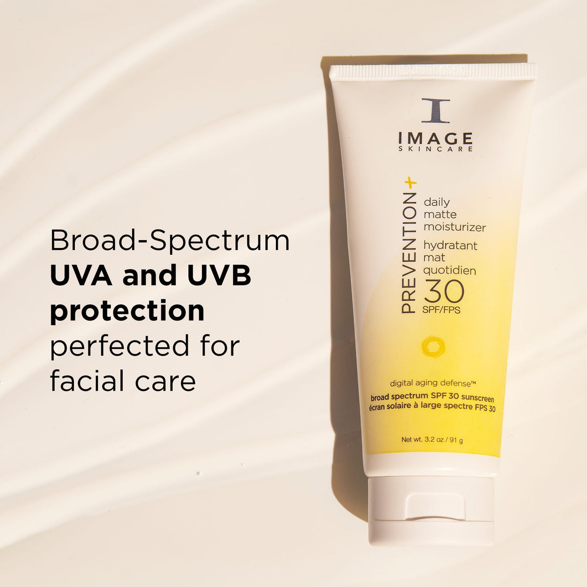 IMAGE Skincare Crème Hydratante Matifiante SPF 30 120g application sur la peau