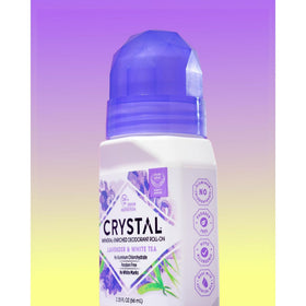 Ingrédients du déodorant minéral Crystal Essence affichés sur l'emballage