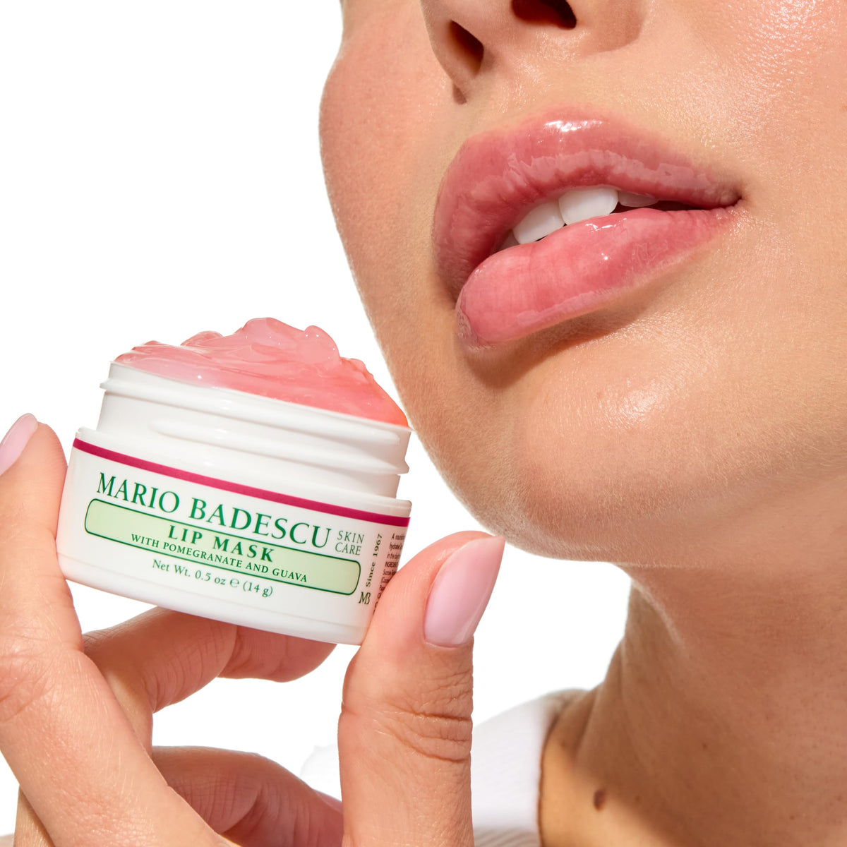 Ingrédients du masque à lèvres Mario Badescu sur une surface
