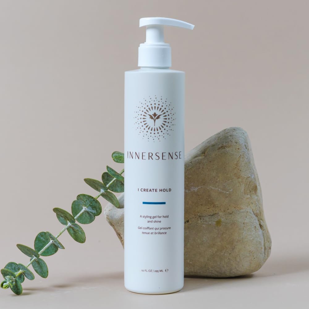 INNERSENSE Gel coiffant 32oz sur une coiffeuse