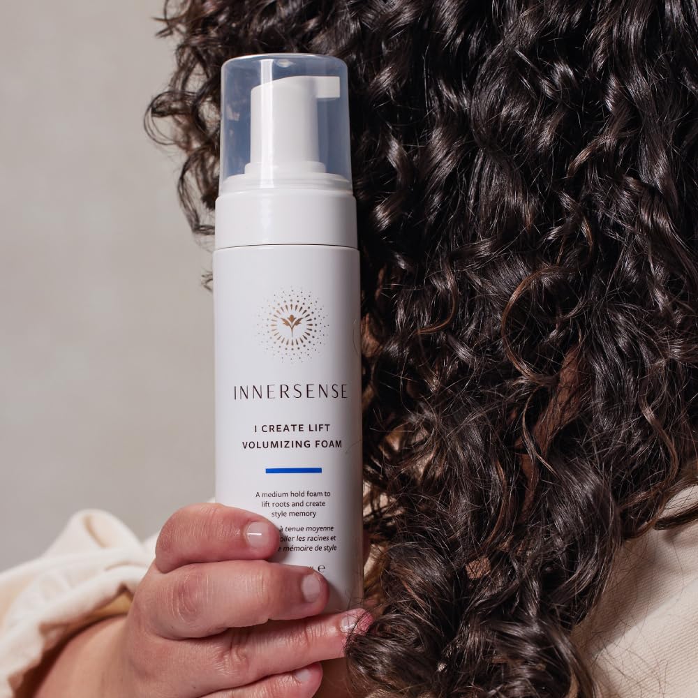 Innersense I Create Lift Mousse Volumisante 100g en utilisation