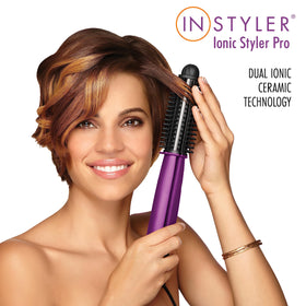 InStyler lisseur 4 en 1 en utilisation pour créer des vagues