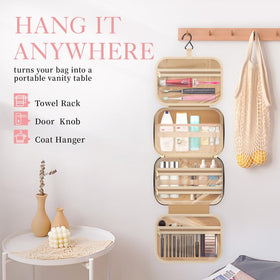 Intérieur de la trousse HOTOR avec produits de beauté