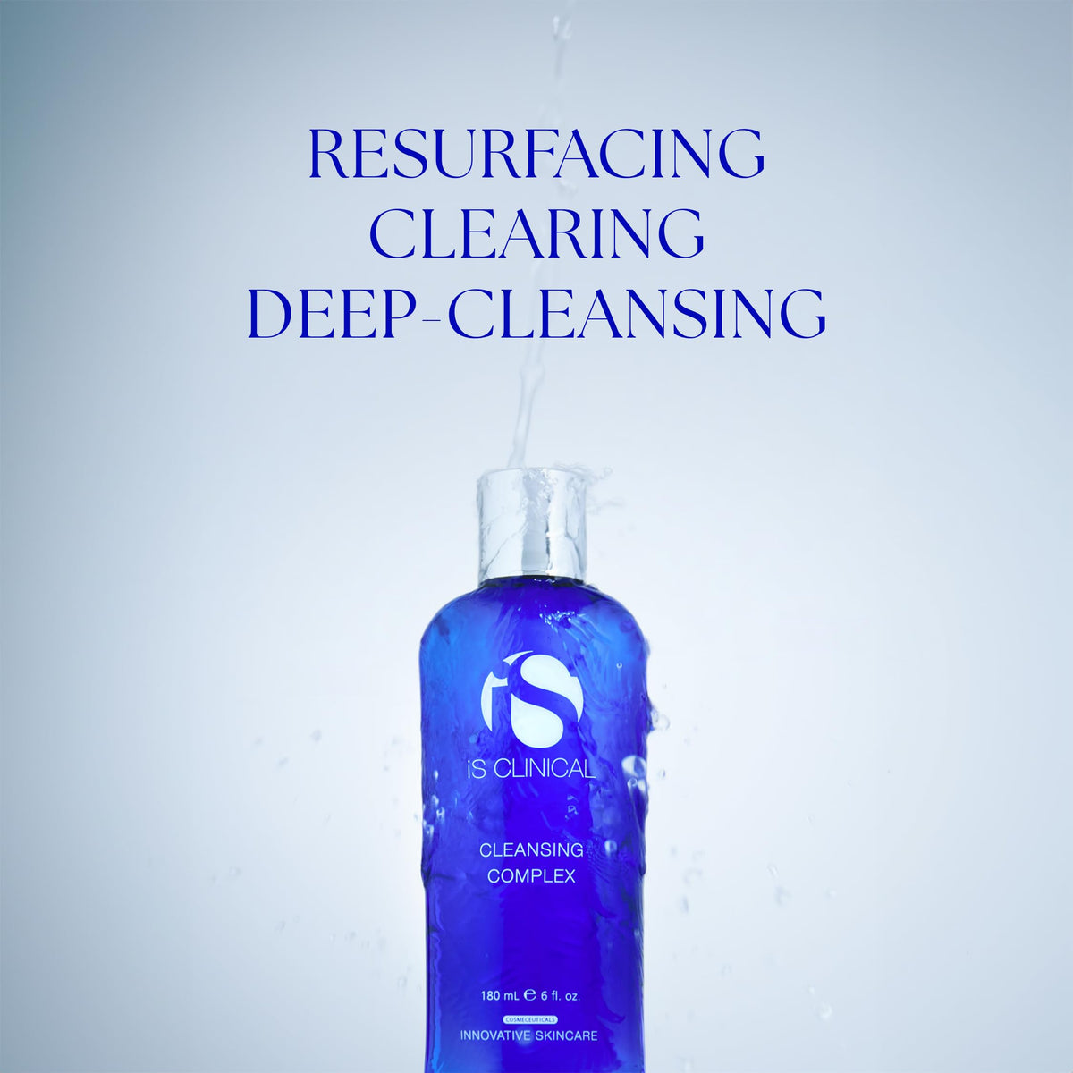 iS CLINICAL Cleansing Complex gel nettoyant 3 en 1, application sur la peau