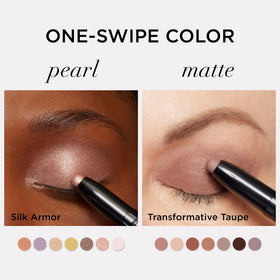 IT Cosmetics Superhero crayon à paupières avec d'autres produits de maquillage
