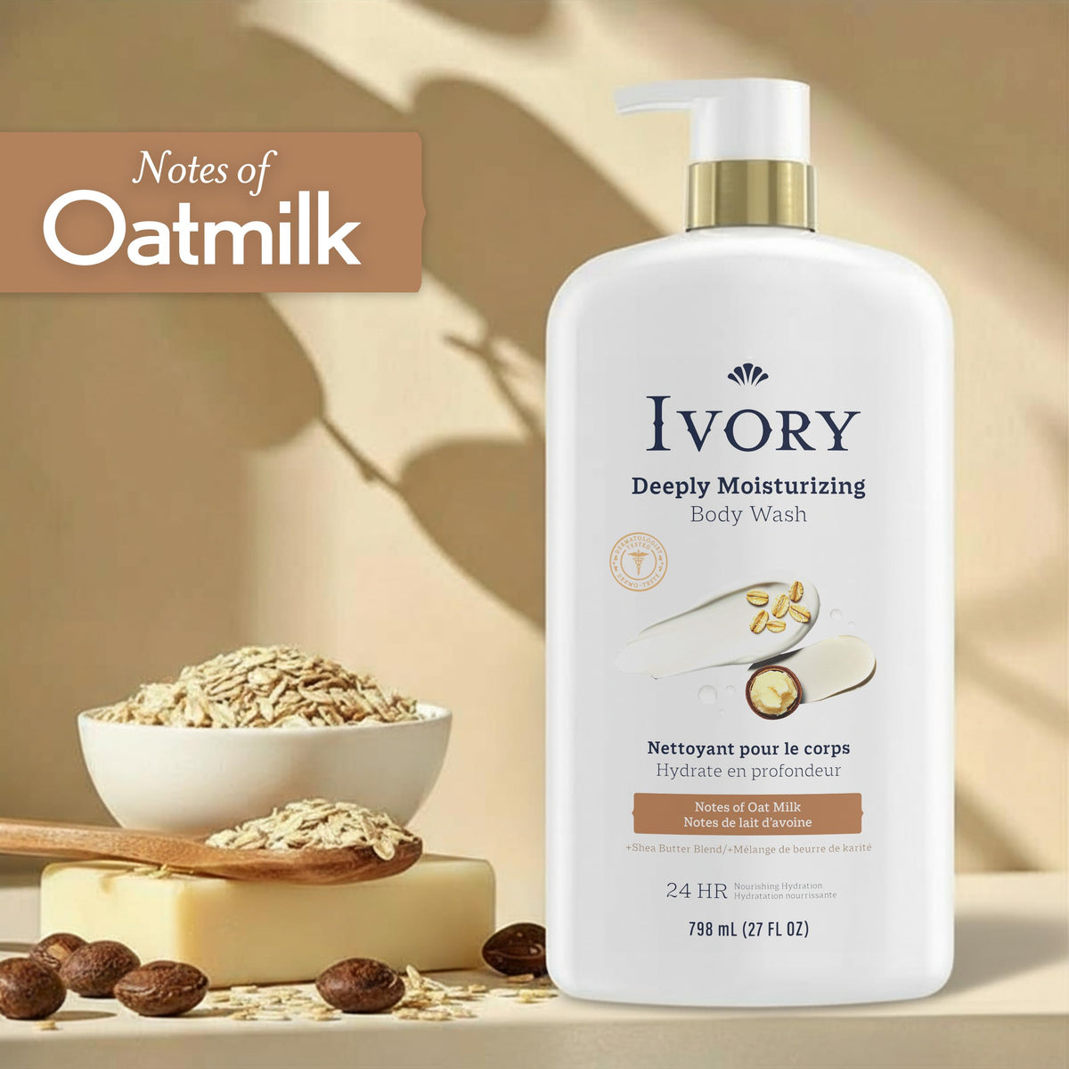 Ivory gel douche avec mousse sur une éponge