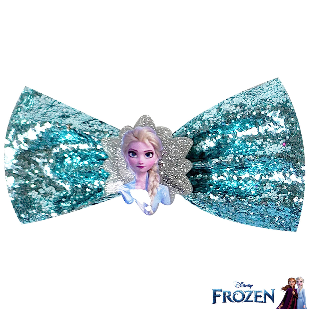 Jeune fille portant un bow Disney Frozen 2, sourire joyeux