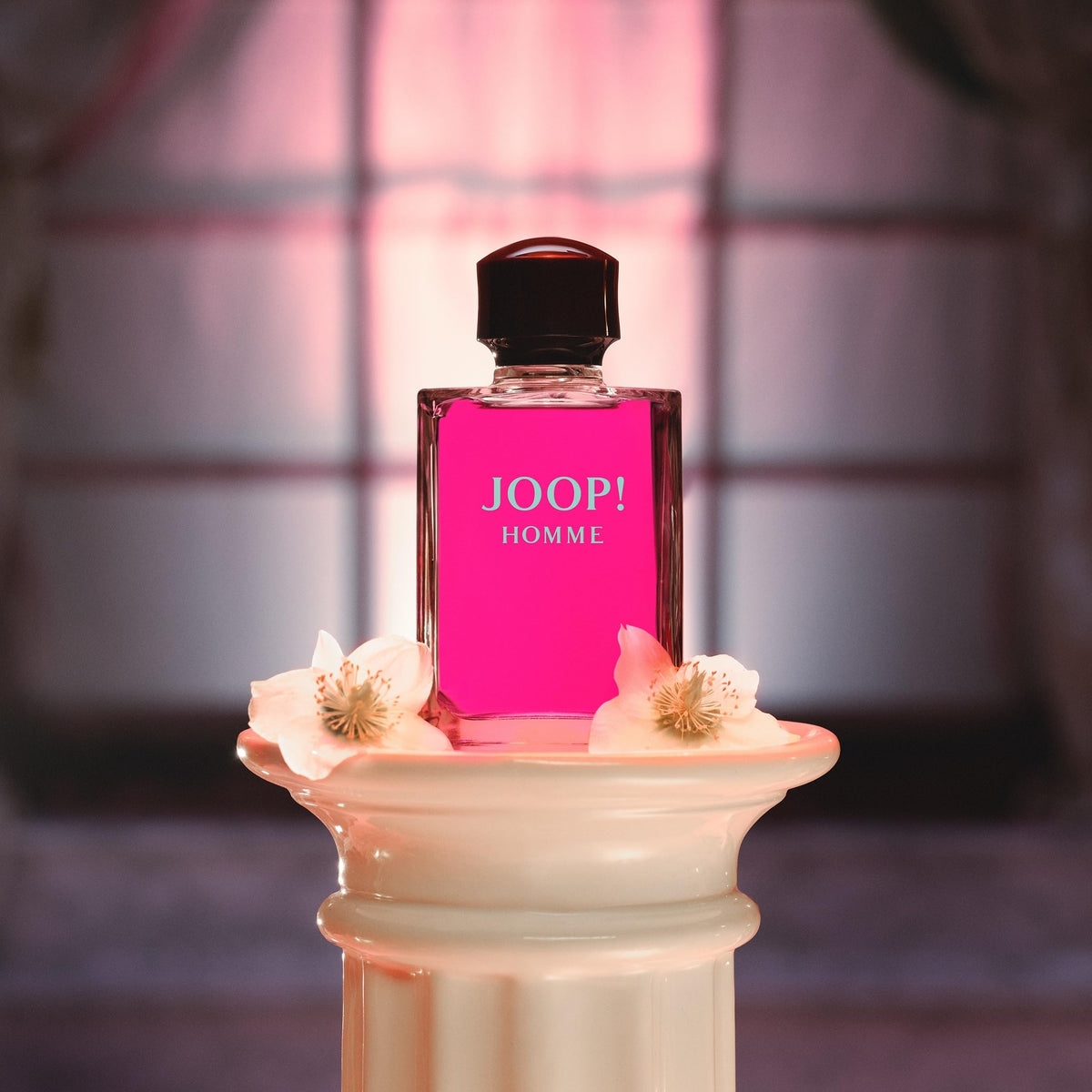 Joop! Homme Eau de Toilette 100ml sur un fond élégant