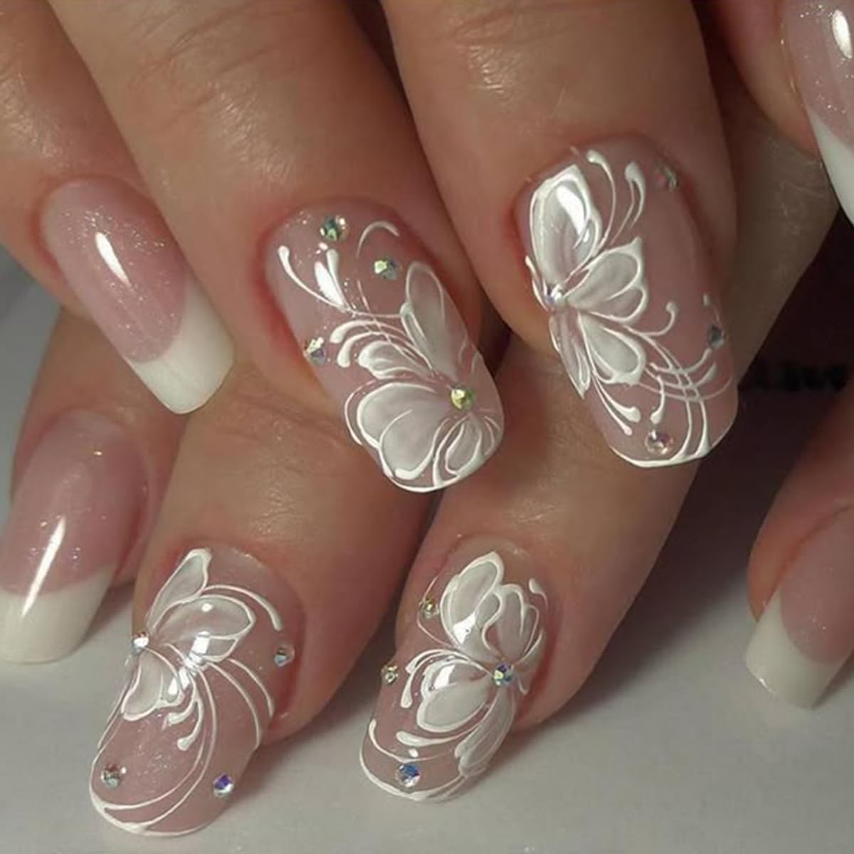 juggssa faux ongles press on design papillon devant