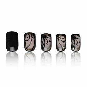 juggssa Faux Ongles Pressés appliqués sur des mains féminines