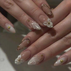 Kit d'ongles press-on LPOODDNU 24 pièces amande vue de face