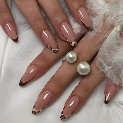 Kit de 24 faux ongles press-on amande LPOODDNU avec designs variés
