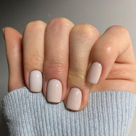 Kit de faux ongles press-on Milky White avec accessoires inclus
