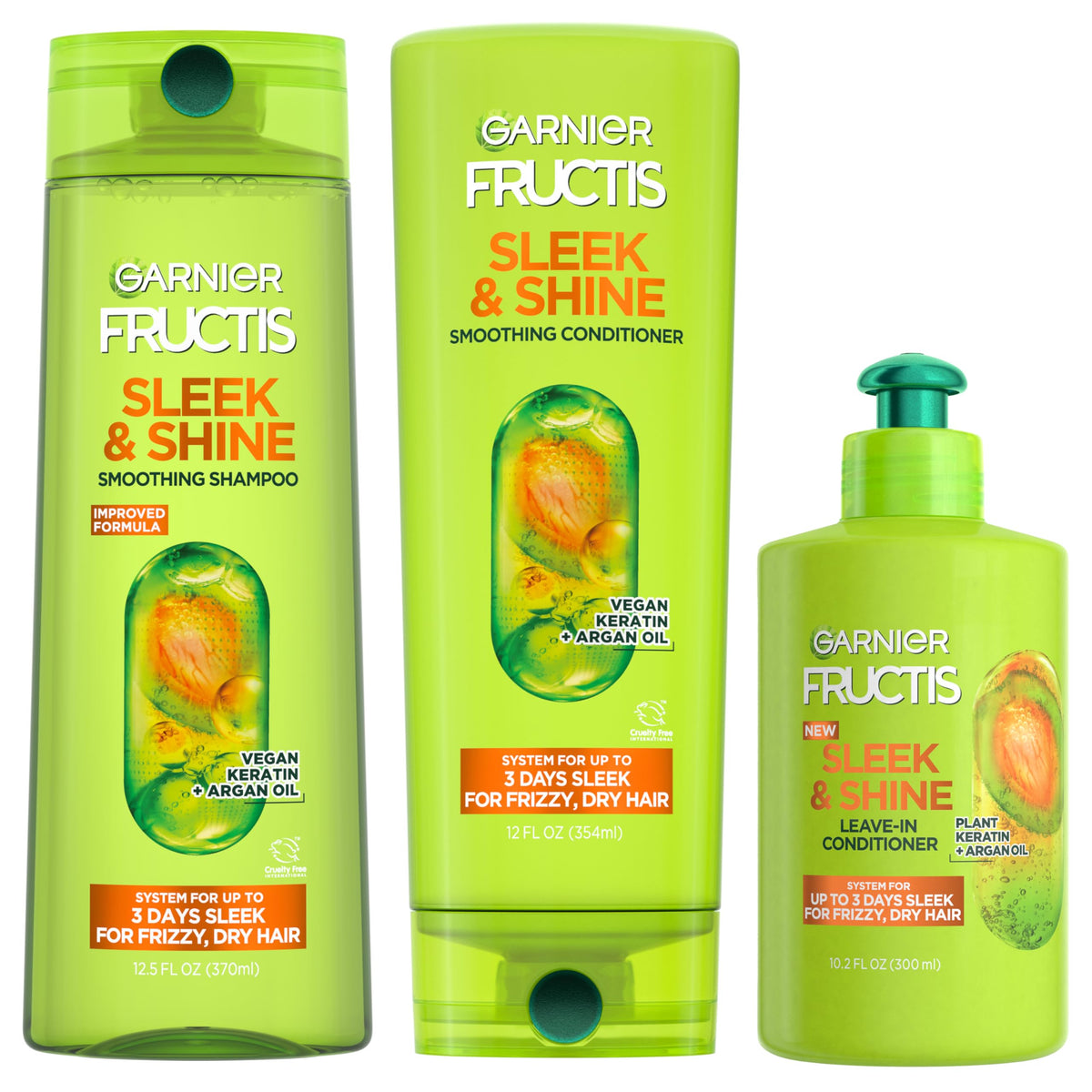 Kit Garnier Fructis avec shampooing, après-shampooing et soin sans rinçage sur fond blanc