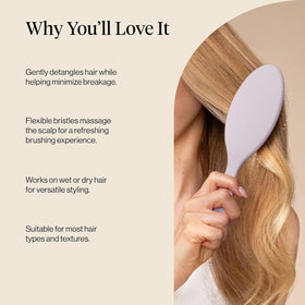 Kitsch Brosse Démêlante Humide et Sèche en usage sur cheveux bouclés