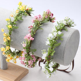 KorViSHOW Couronne de Fleurs Boho Rose ajustable sur une table