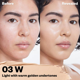 Kosas Revealer Concealer 41g texture liquide sur main