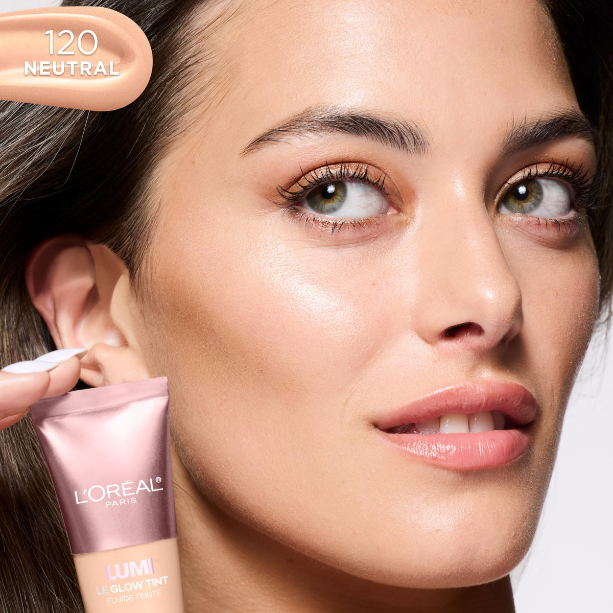 L'Oreal Paris Lumi Le Glow Skin Tint 120 avec autres produits de maquillage