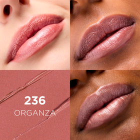 L'Oreal Paris Rouge à Lèvres Satin Hydratant en gros plan sur la texture du produit