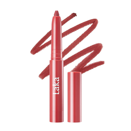 Laka crayon à lèvres #05 Velvet Hour modèle avant avec teinte Vintage Red Rose