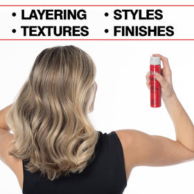 Laque CHI Enviro 54 sur une coiffeuse avec accessoires de coiffure