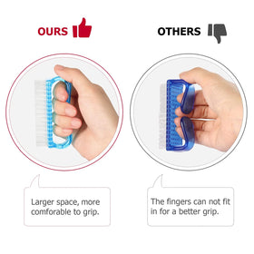 Larbois Brosse à Ongles suspendue sur un crochet de salle de bain