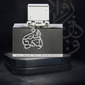 Lattafa Al Dur Al Maknoon Silver Eau de Parfum sur fond neutre