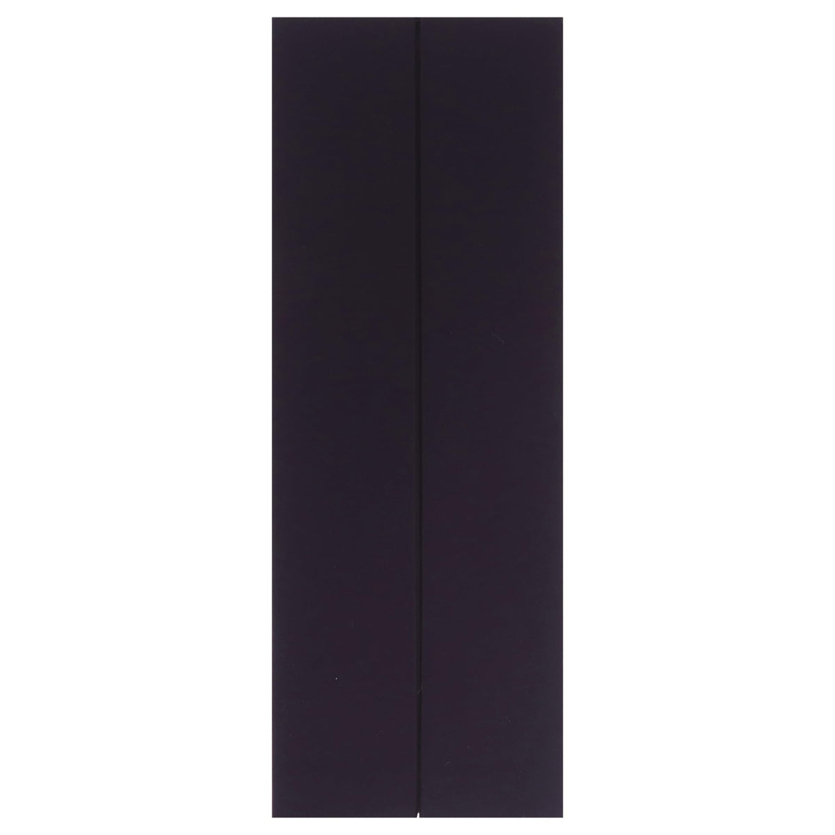 Lattafa Bade'e Al Oud Amethyst parfum sur fond neutre